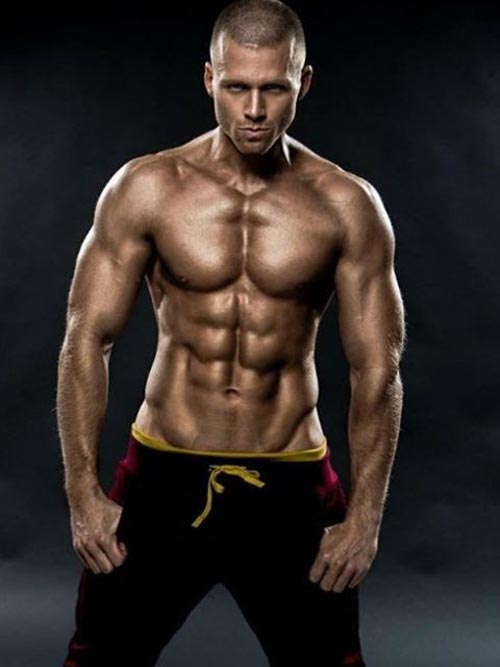 amazing-man-with-six-packs-abs